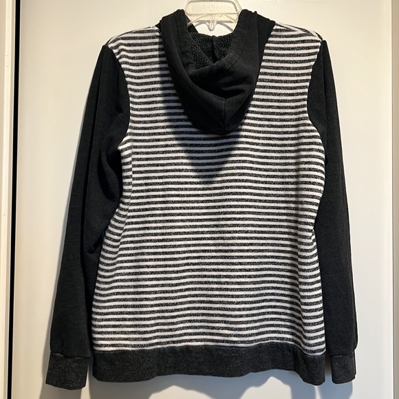 Women’s Volcom Striped Hoody Size Large - Picture 2 of 3